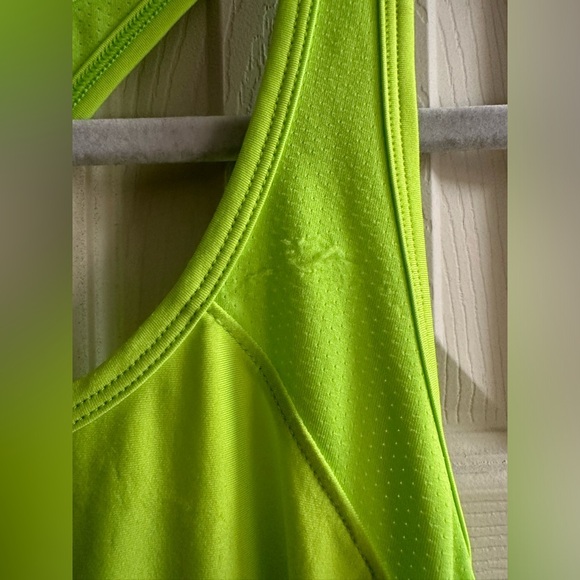 Under Armour Neon Green Tank Top - Picture 3 of 4
